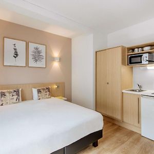 Studio con letto king size